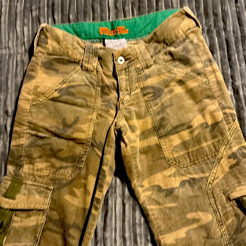 “Miss Me” corduroy camouflage, utility pants size S/26 waist 9” H leg 11” W - Picture 8 of 8
